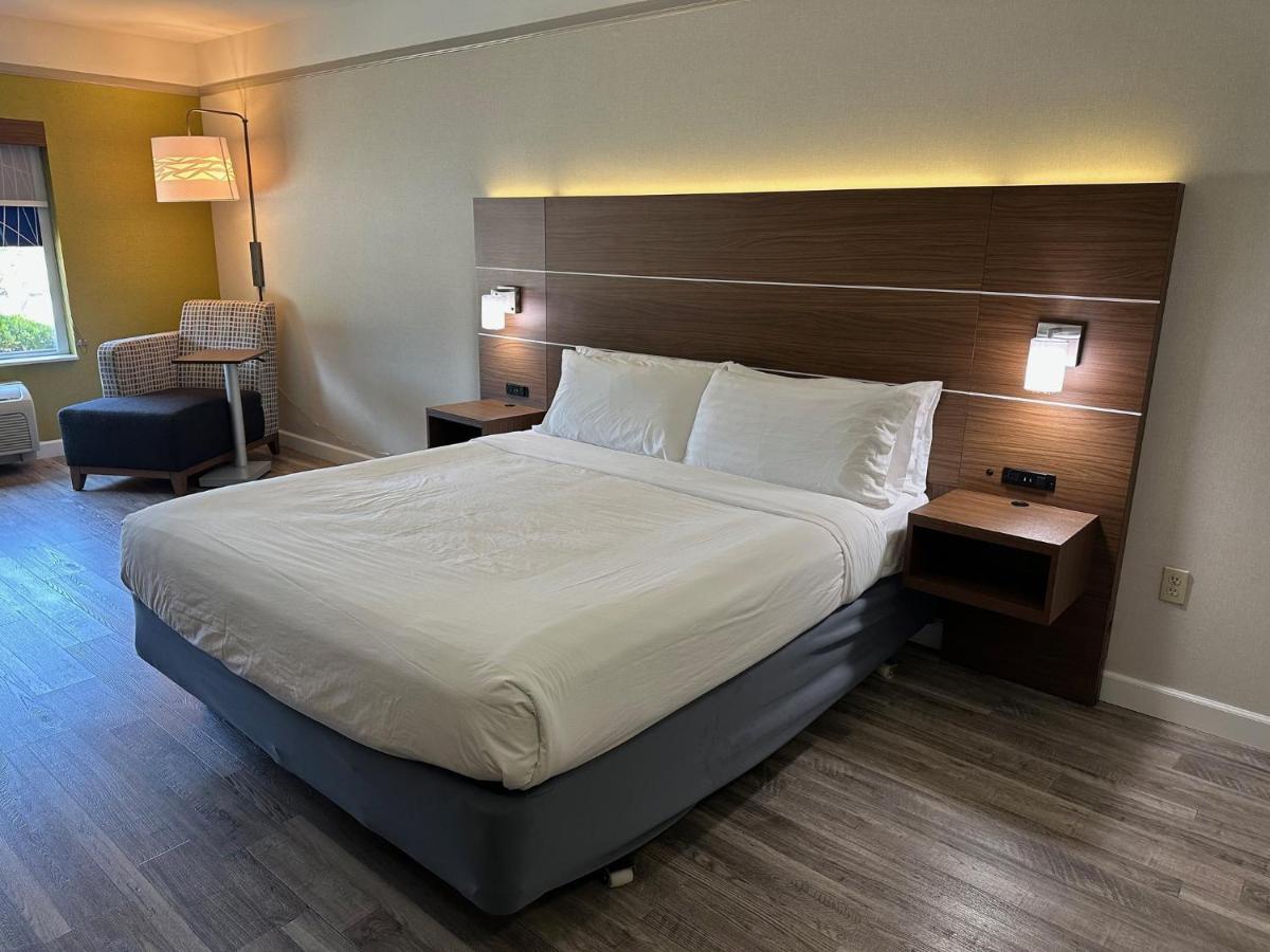 Holiday Inn Express Hotel & Suites San Dimas By Ihg Exterior foto