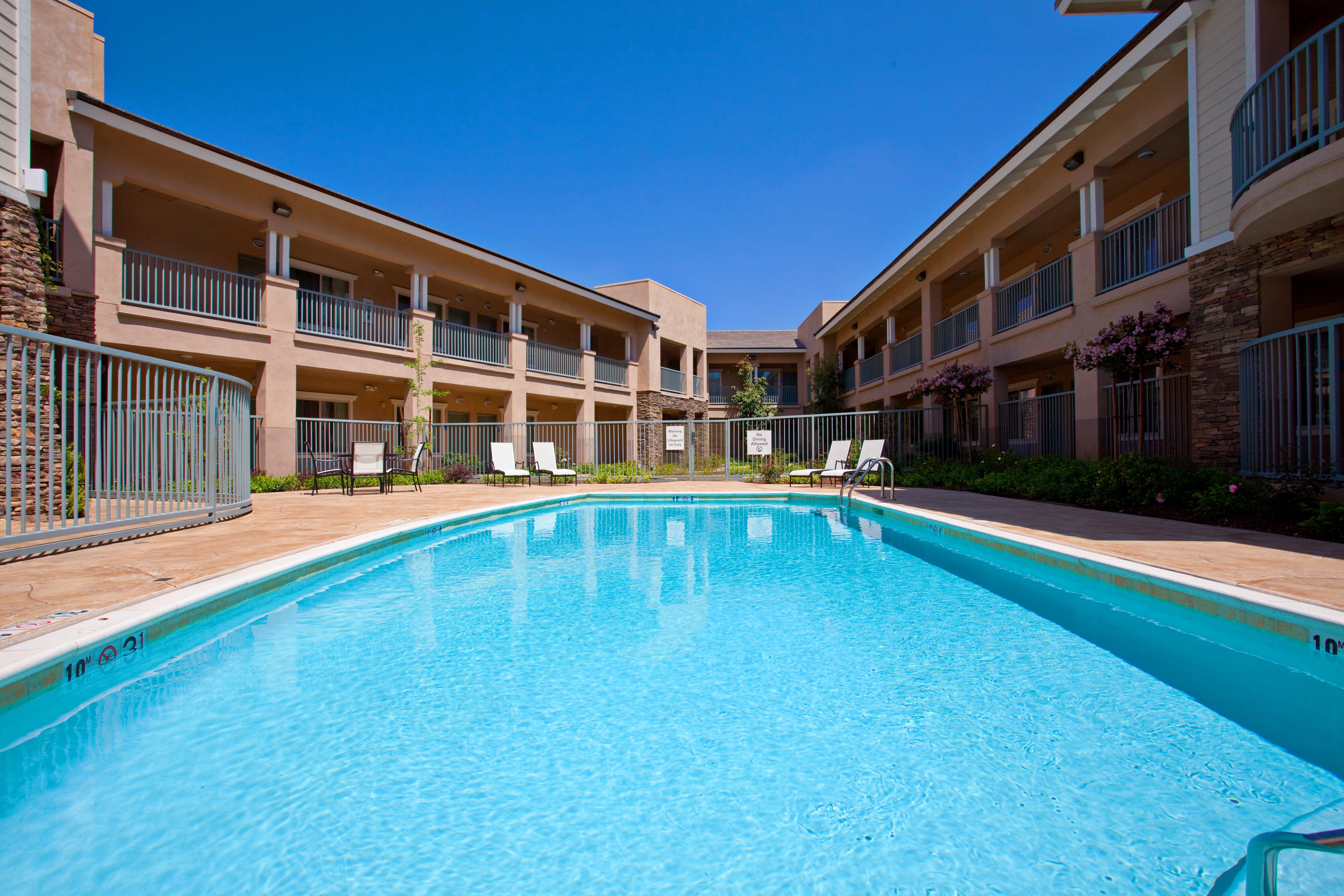 Holiday Inn Express Hotel & Suites San Dimas By Ihg Exterior foto